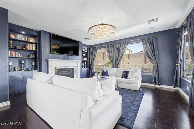 2009 W Nadine Way, Phoenix, AZ 85085