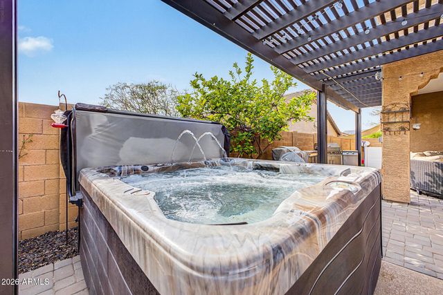 2009 W Nadine Way, Phoenix, AZ 85085