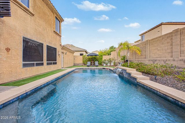 2009 W Nadine Way, Phoenix, AZ 85085