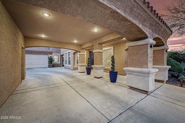 2009 W Nadine Way, Phoenix, AZ 85085