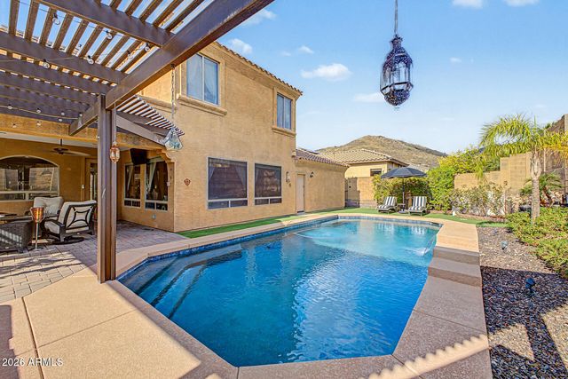 2009 W Nadine Way, Phoenix, AZ 85085