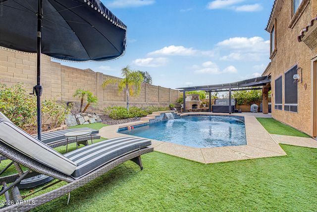 2009 W Nadine Way, Phoenix, AZ 85085