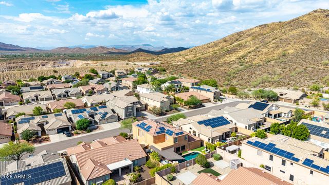 2009 W Nadine Way, Phoenix, AZ 85085