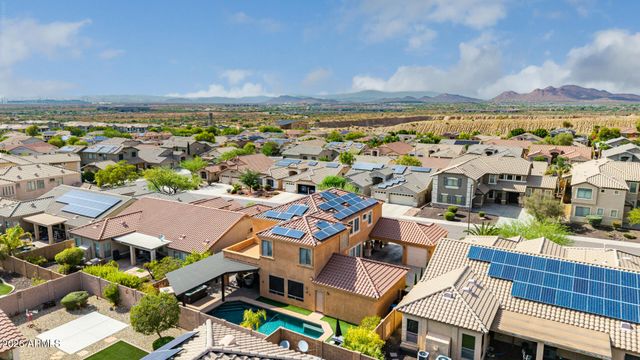 2009 W Nadine Way, Phoenix, AZ 85085