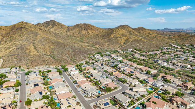 2009 W Nadine Way, Phoenix, AZ 85085