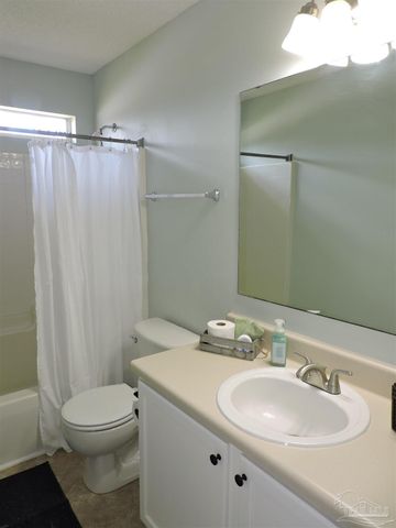 3060 Flintlock Dr, Pensacola, FL 32526