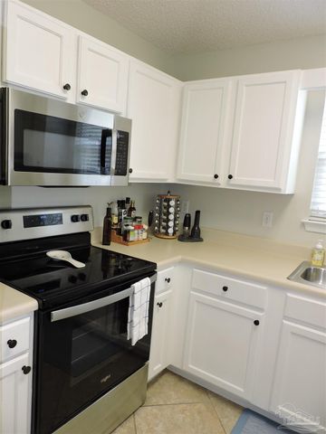 3060 Flintlock Dr, Pensacola, FL 32526