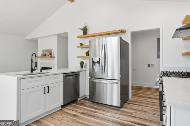 400 Cottonwood Drive, Woodstock, GA 30189