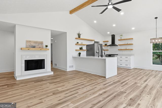 400 Cottonwood Drive, Woodstock, GA 30189