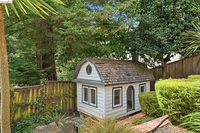 64 Highgate Rd, Kensington, CA 94707