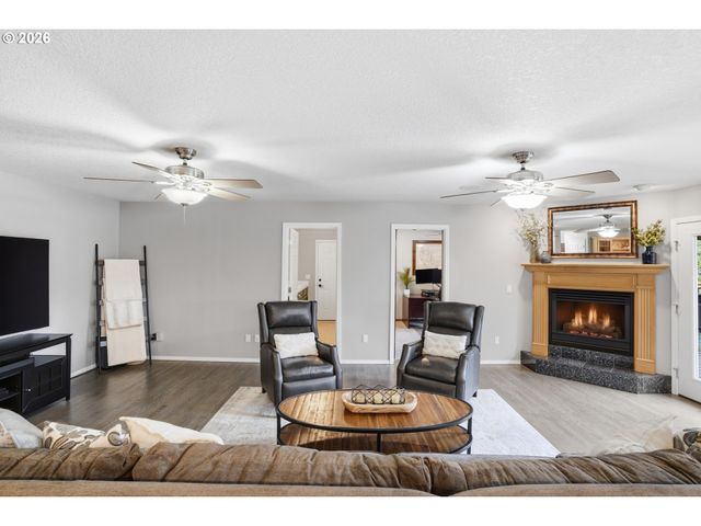 14829 Se TERRITORY Dr, Clackamas, OR 97015