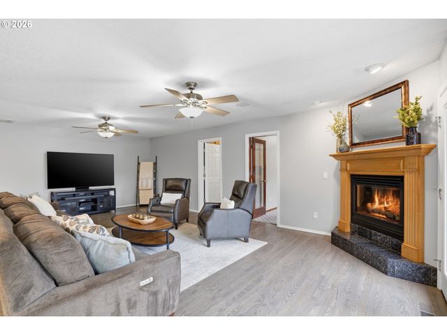 14829 Se TERRITORY Dr, Clackamas, OR 97015