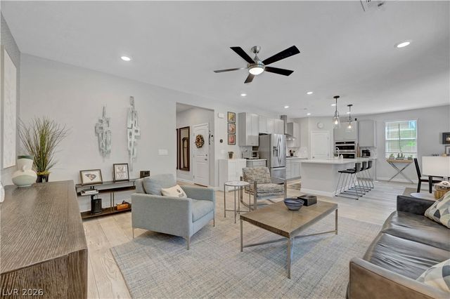 820 Riverlawn Place, Las Vegas, NV 89138