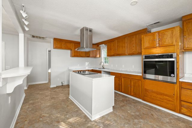 1156 Middle Drive, Pinewood, SC 29125