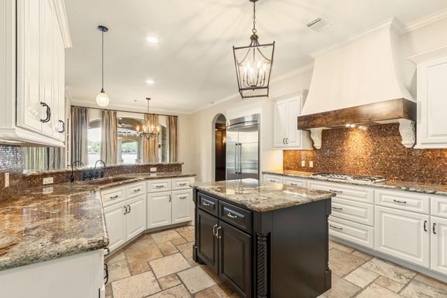 147 Manor Lake Estates Drive, Spring, TX 77379