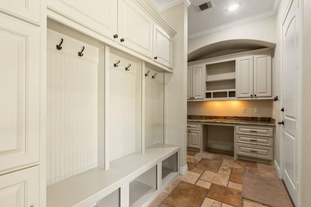 147 Manor Lake Estates Drive, Spring, TX 77379