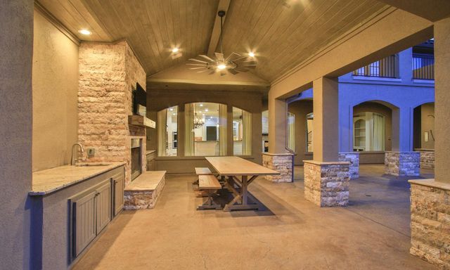 147 Manor Lake Estates Drive, Spring, TX 77379