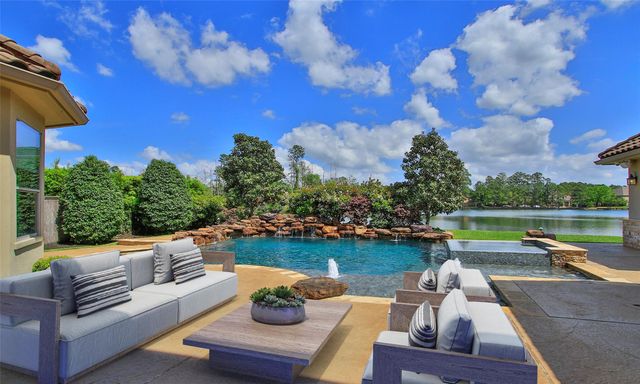 147 Manor Lake Estates Drive, Spring, TX 77379