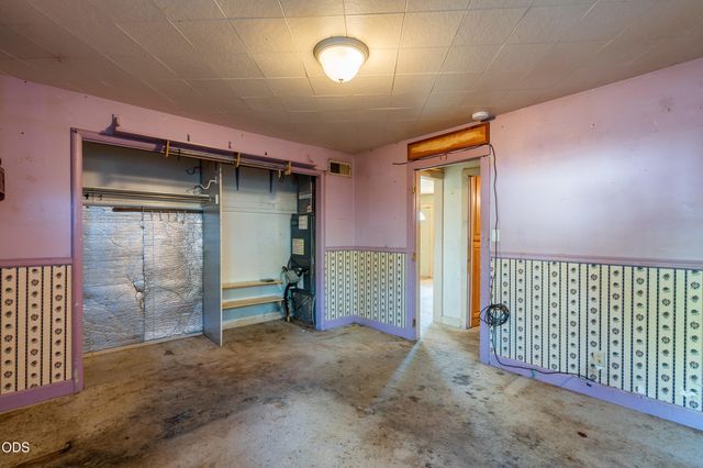 1004 S Grape Street, Medford, OR 97501