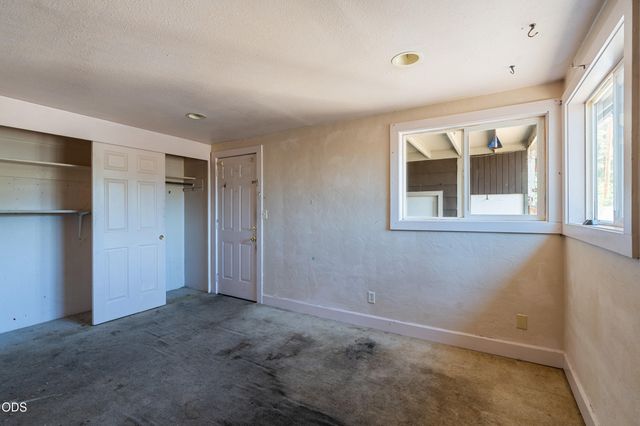 1004 S Grape Street, Medford, OR 97501