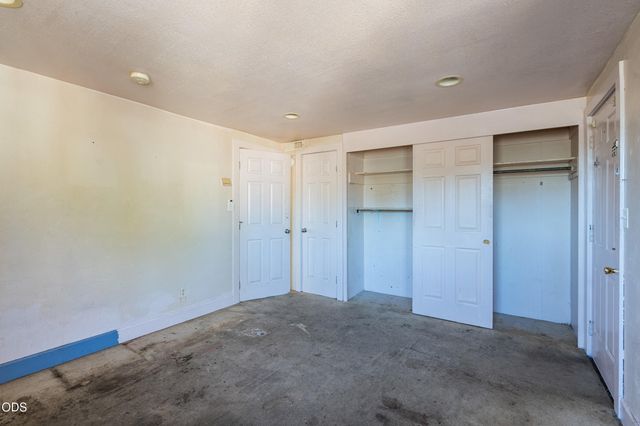 1004 S Grape Street, Medford, OR 97501