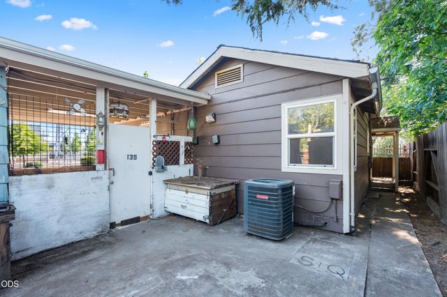 1004 S Grape Street, Medford, OR 97501