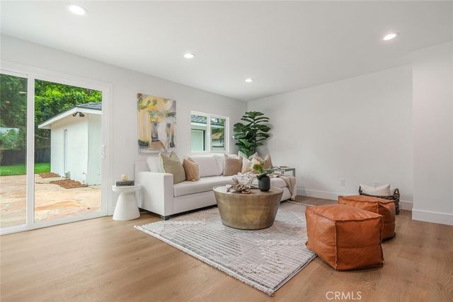 6615 Orion, Van Nuys, CA 91406