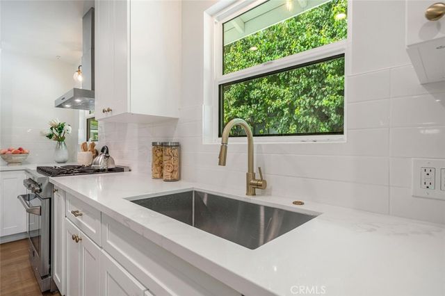 6615 Orion, Van Nuys, CA 91406