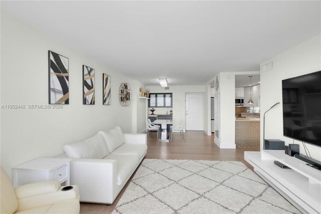 100 Bayview Dr 1008, Sunny Isles Beach, FL 33160