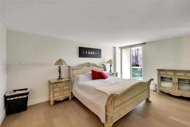 100 Bayview Dr 1008, Sunny Isles Beach, FL 33160