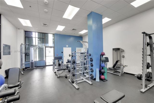100 Bayview Dr 1008, Sunny Isles Beach, FL 33160