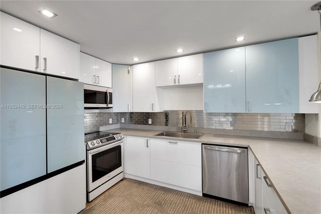 100 Bayview Dr 1008, Sunny Isles Beach, FL 33160