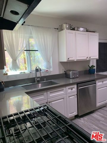 833 Wilcox Avenue, Los Angeles, CA 90038