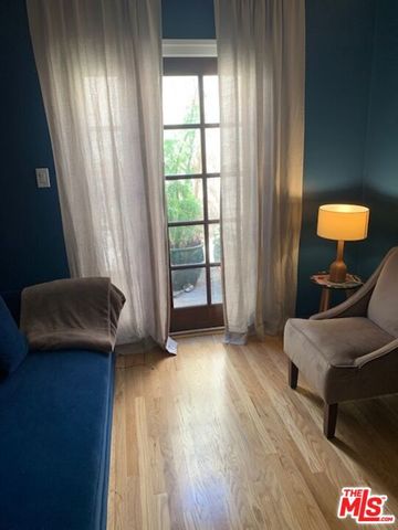 833 Wilcox Avenue, Los Angeles, CA 90038