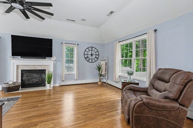 72 Heritage Rd, Dracut, MA 01826