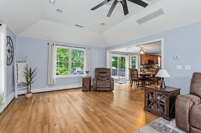 72 Heritage Rd, Dracut, MA 01826