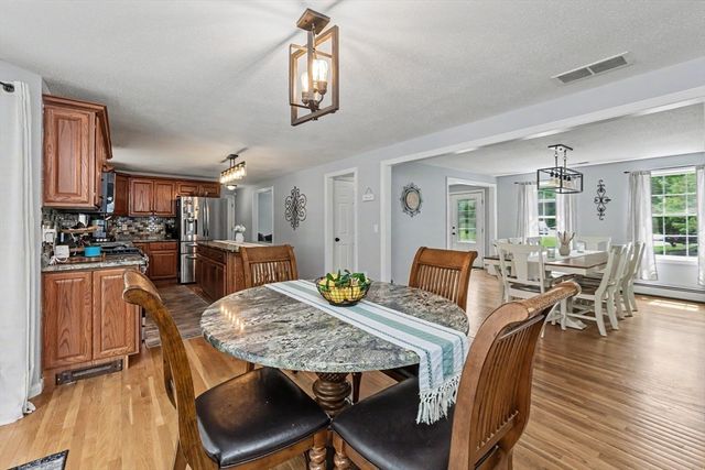 72 Heritage Rd, Dracut, MA 01826