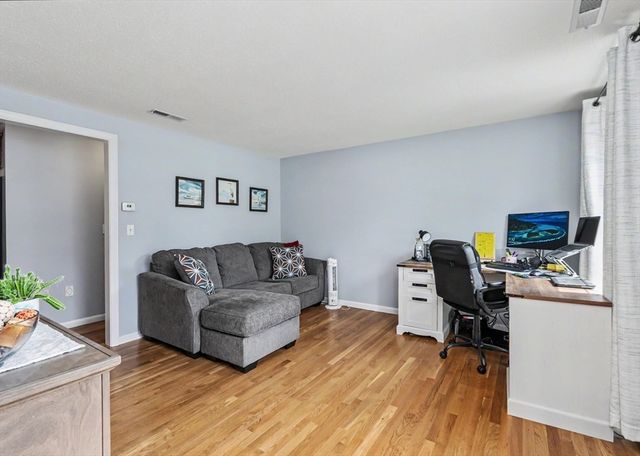72 Heritage Rd, Dracut, MA 01826