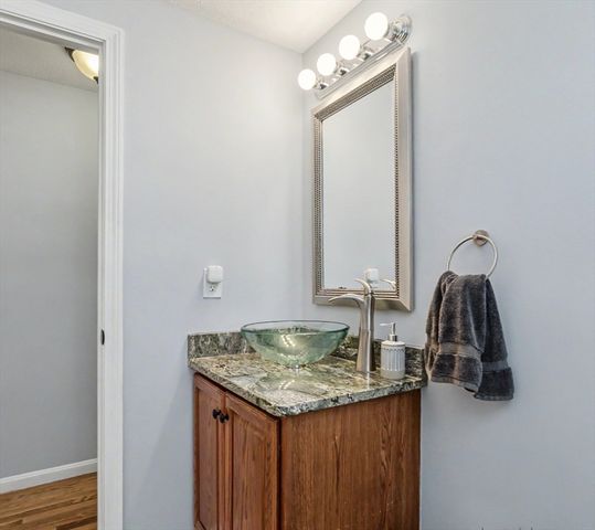 72 Heritage Rd, Dracut, MA 01826