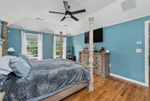 72 Heritage Rd, Dracut, MA 01826