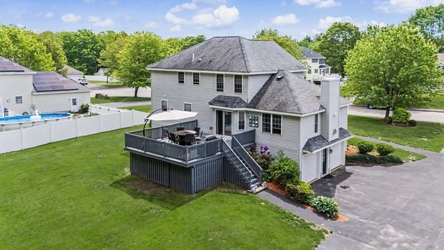 72 Heritage Rd, Dracut, MA 01826