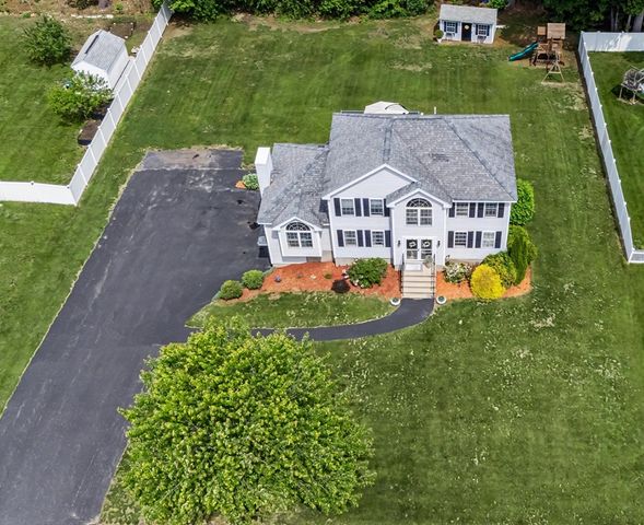 72 Heritage Rd, Dracut, MA 01826