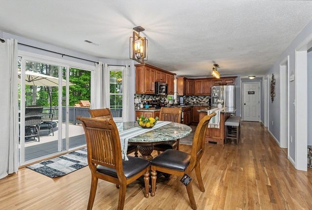 72 Heritage Rd, Dracut, MA 01826