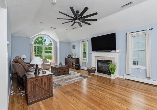 72 Heritage Rd, Dracut, MA 01826