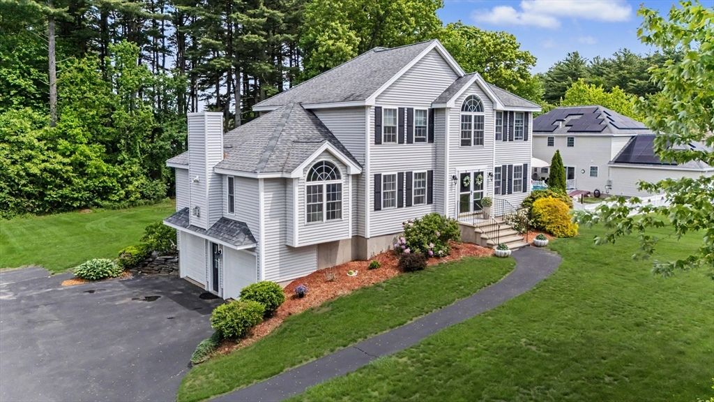 72 Heritage Rd, Dracut, MA 01826