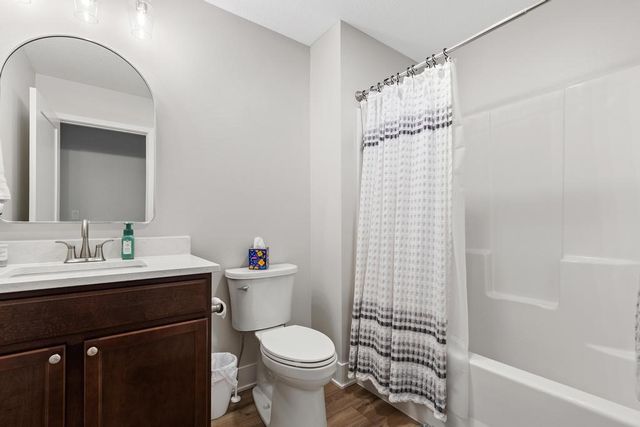 1616 Justice Way, Knoxville, IA 50138