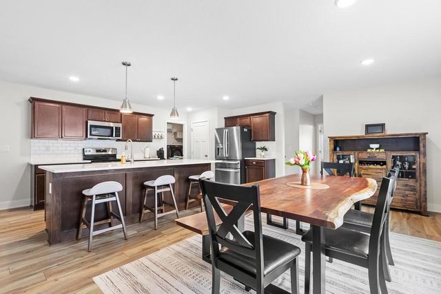 1616 Justice Way, Knoxville, IA 50138