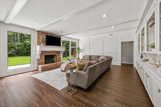 2702 Royal Circle Drive, Kingwood, TX 77339