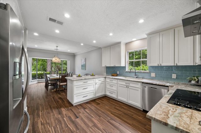 2702 Royal Circle Drive, Kingwood, TX 77339