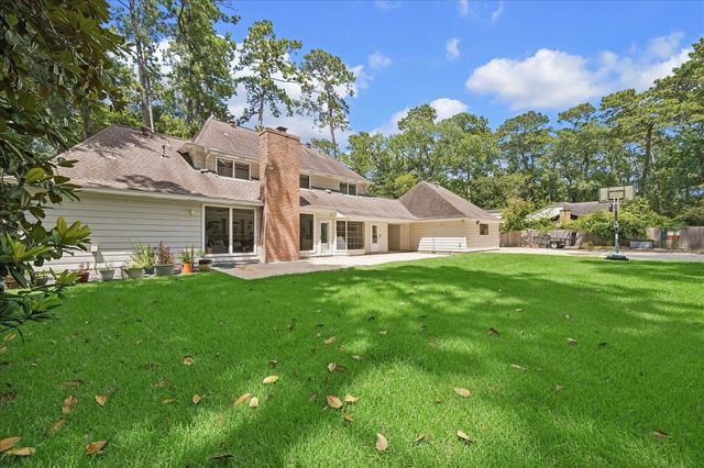 2702 Royal Circle Drive, Kingwood, TX 77339